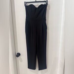 Sleek Black Jumpsuit with Tailored Silhouette